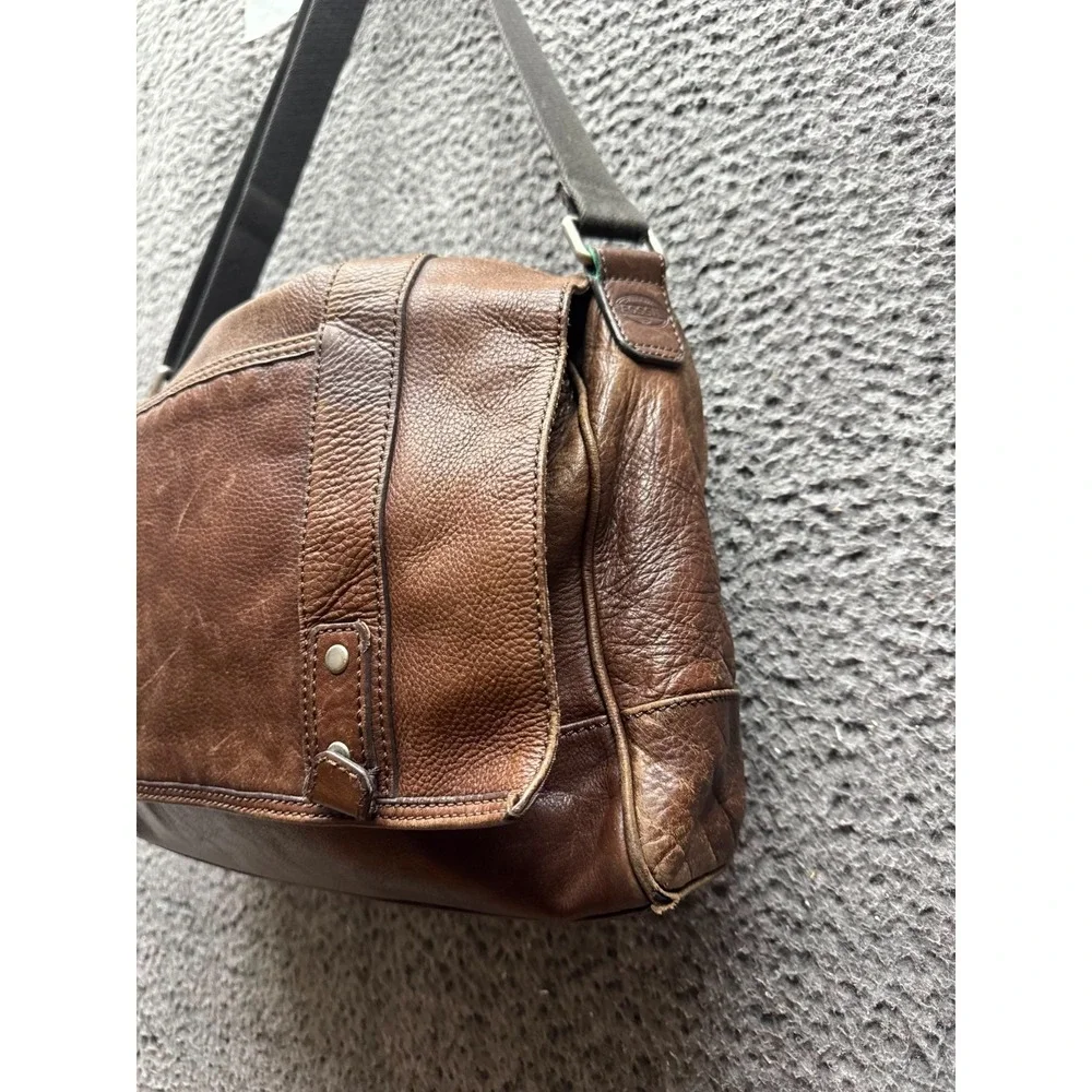 Authentic Fossil Pebbled Leather Flap Crossbody Messenger Bag Brown Unisex